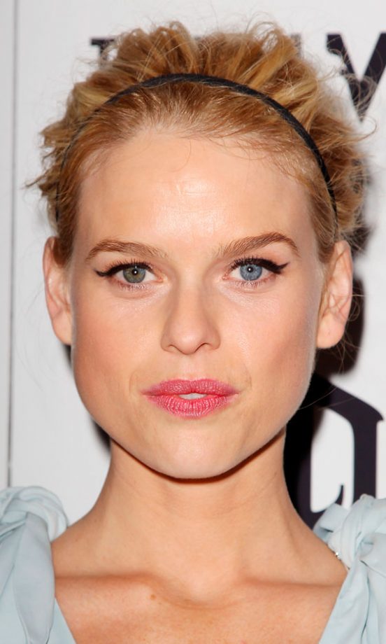 Alice Eve Creates Ballerina Hair With This Simple Band, 2012