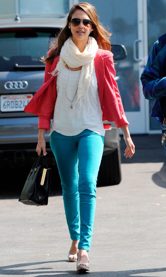 Jessica Alba Mastered Colour Blocking In Bright Blue Jeans And A Pink Blazer, 2012