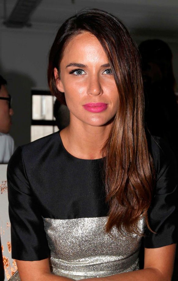 Jodi Gordon Kept It Straight And Simple So All Eyes Were On Her Statement Pink Lip