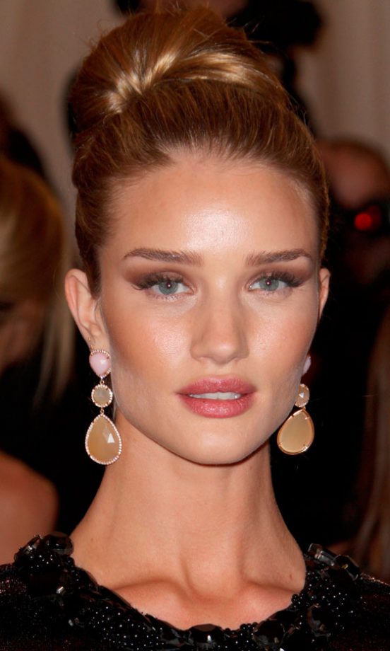 Rosie Huntington-Whiteley Flaunted Her Natural Beauty At The Met Ball 2012