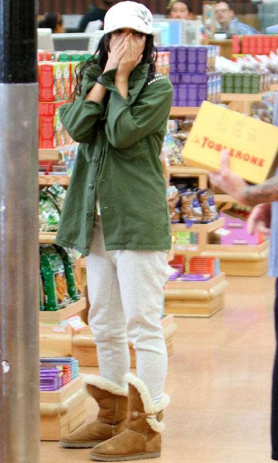 Vanessa Hudgens Showed That She's Secretly Like The Rest Of Us In Super Casual Clothes, 2012