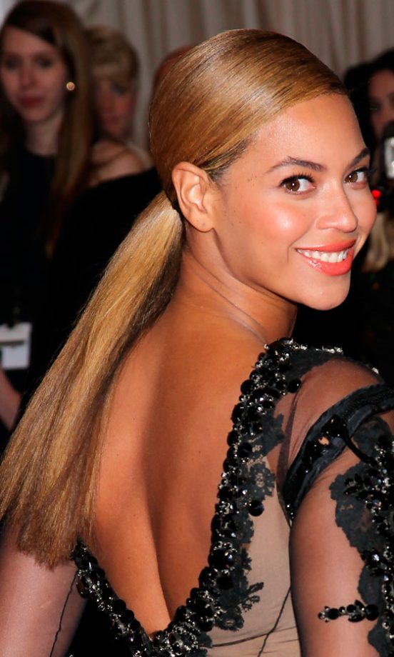 Beyoncé's Hairstyle Was Slicked Back Into A Ponytail At The Met Ball 2012