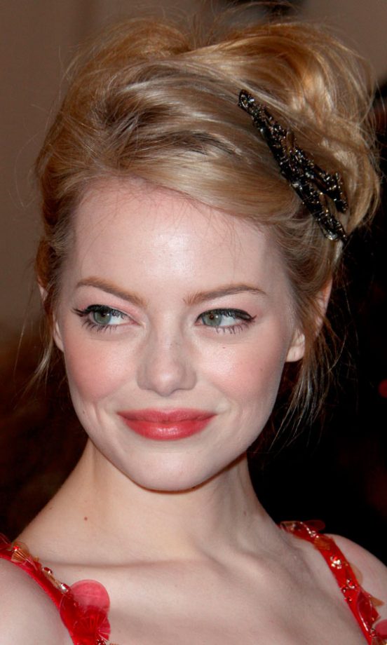 Emma Stone's Hair Was Accessorized With A Statement Black Clip At The Met Ball 2012