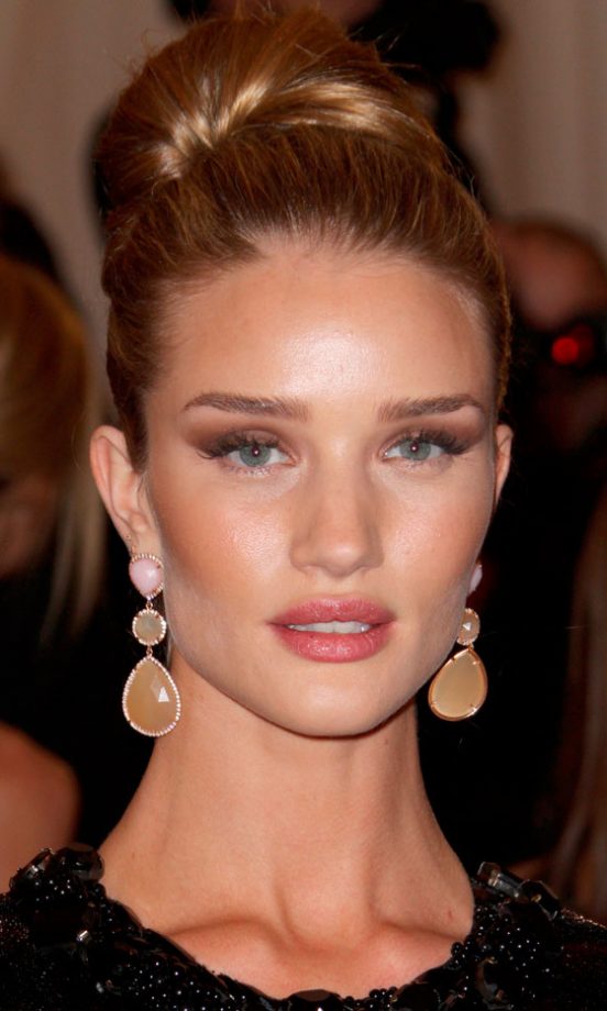 Rosie Huntington-Whiteley's Hair Was Swirled Into A Sophisticated Bun At The Met Ball 2012