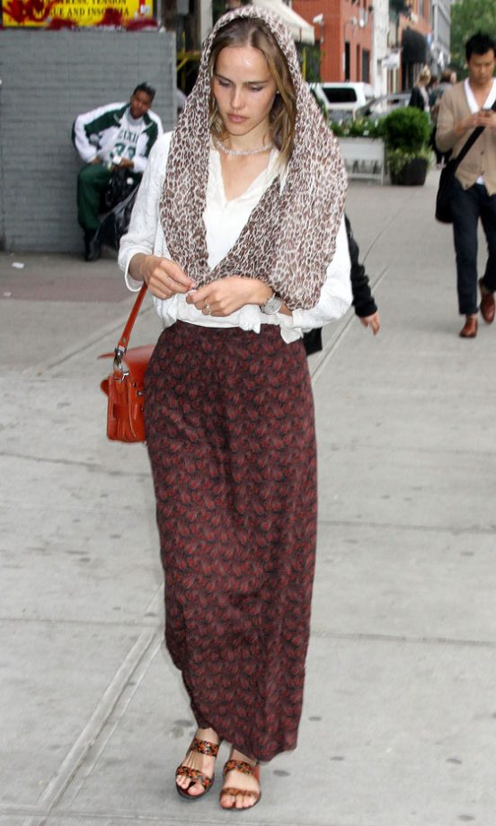 Isabel Lucas Kept It Casual In True A-List Fashion In NYC, 2012