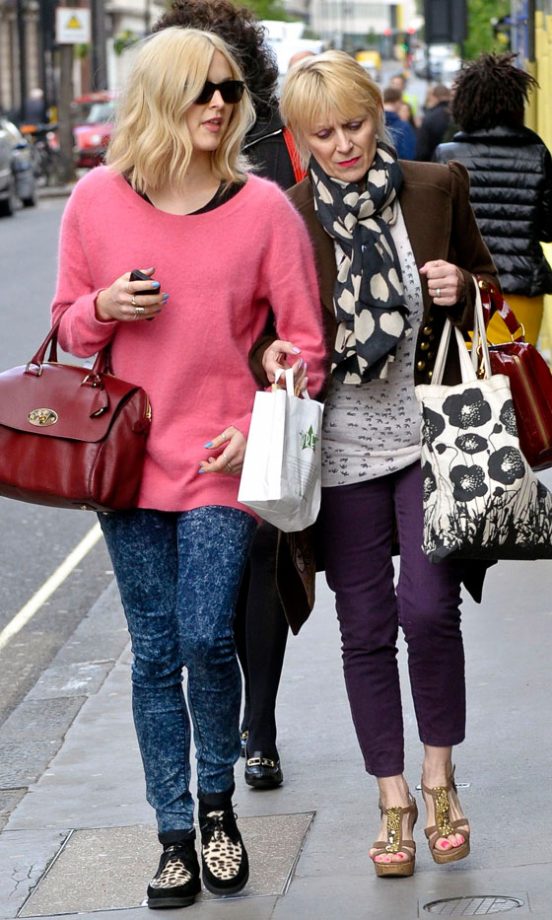 Fearne Cotton And Her Mum Nailed Transeasonal Dressing, 2012