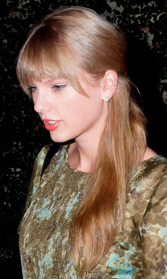 Taylor Swift's Hair Looked Really Healthy Pulled Into A Ponytail, 2012