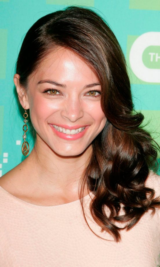 Kristin Kreuk's Hairstyle Was Elegant And Swept To One Side, 2012
