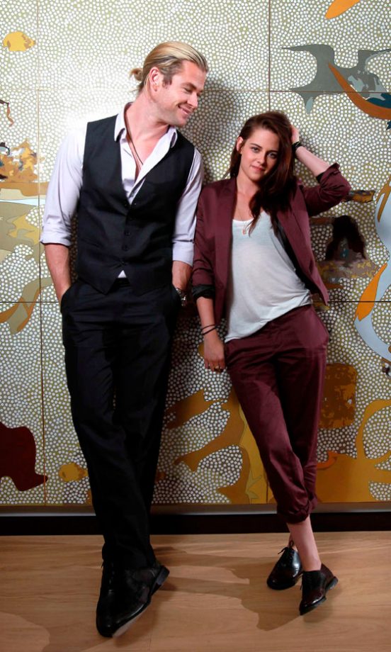 Kristen Stewart And Chris Hemsowrth At The Snow White And The Huntsmen Photocall, 2012