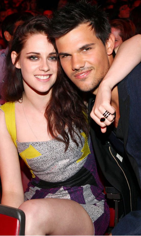 Kristen Stewart And Taylor Lautner At The MTV Movie Awards 2012