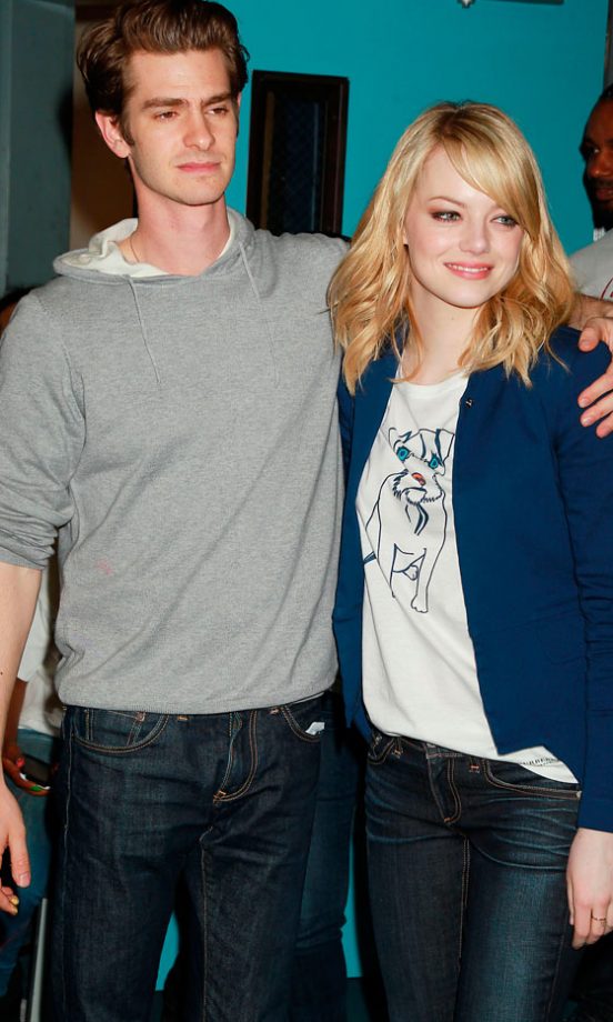 Andrew Garfield And Emma Stone On A Volunteer Project In New York, 2012