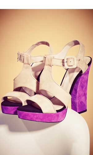 Get these hot shoes online at Zara now!