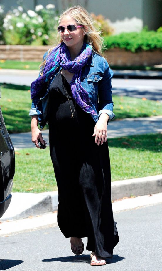 Sarah Michelle Gellar Out In LA, 2012
