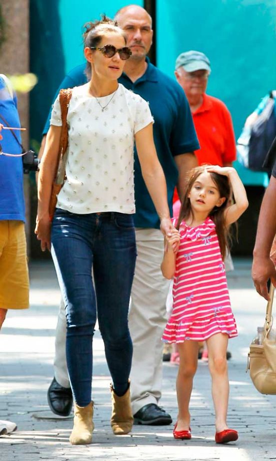 Katie Holmes Dresses Down To Take Her Daughter Suri To Central Park Zoo, 2012