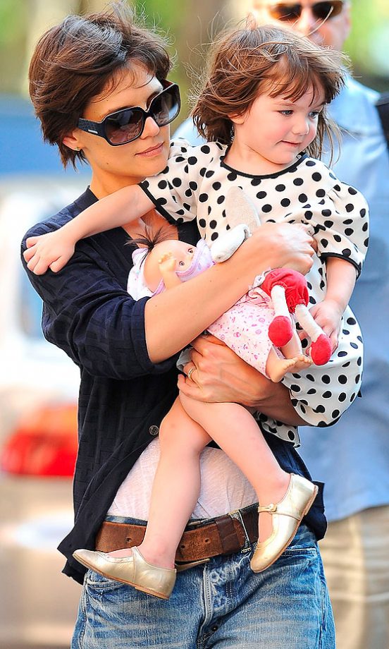 Katie Holmes And Daughter Suri Out And About In New York, 2008