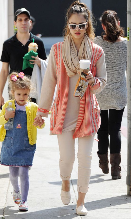 Jessica Alba Shopping In LA, March 2012