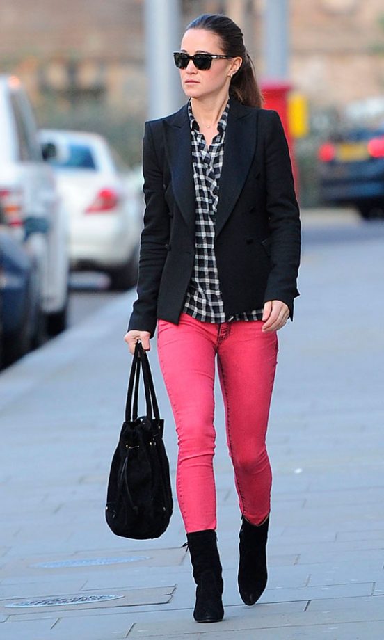 Pippa Middleton Stands Out In Pink Skinny Jeans, January 2012