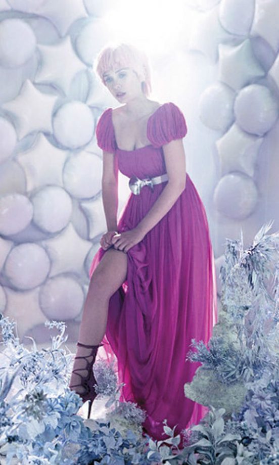 Elizabeth Olsen: Cerise Surprise