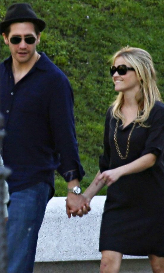 Jake Gyllenhaal & Reese Witherspoon: Off Screen Romance