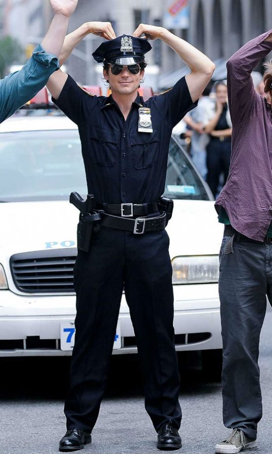 Matt Bomer: He Does The 'Mobot'