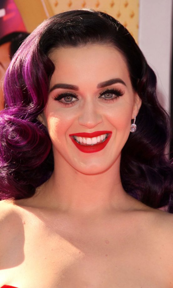 Katy Perry's Gave Her Vintage Curls An Update With This Deep Purple Shade, 2012