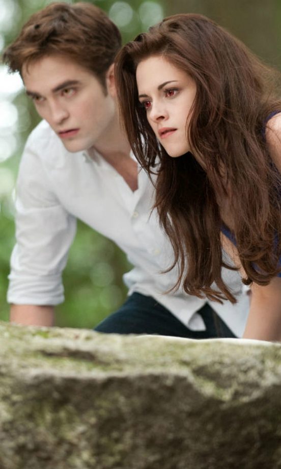 Twilight: Breaking Dawn – Part 2 - Edward Cullen & Bella Swan (Robert Pattinson and Kristen Stewart)