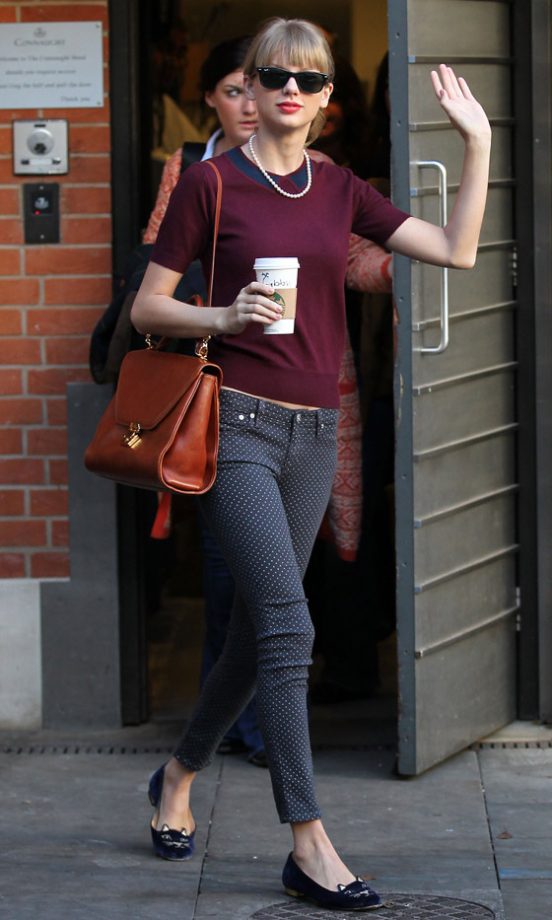 Taylor Swift Out In London, 2012