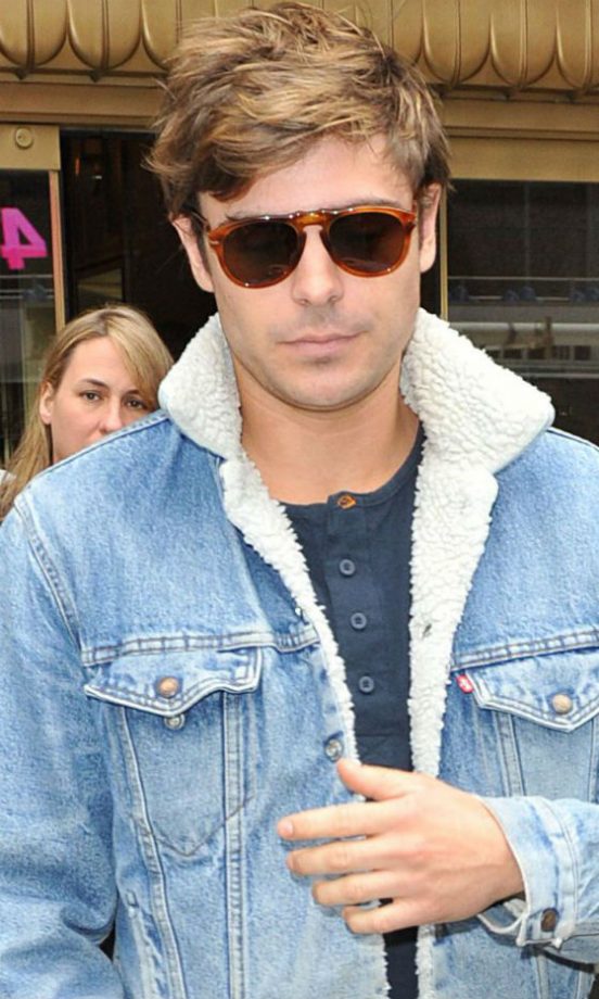 Zac Efron: Turned Down Simon Cowell Record Deal