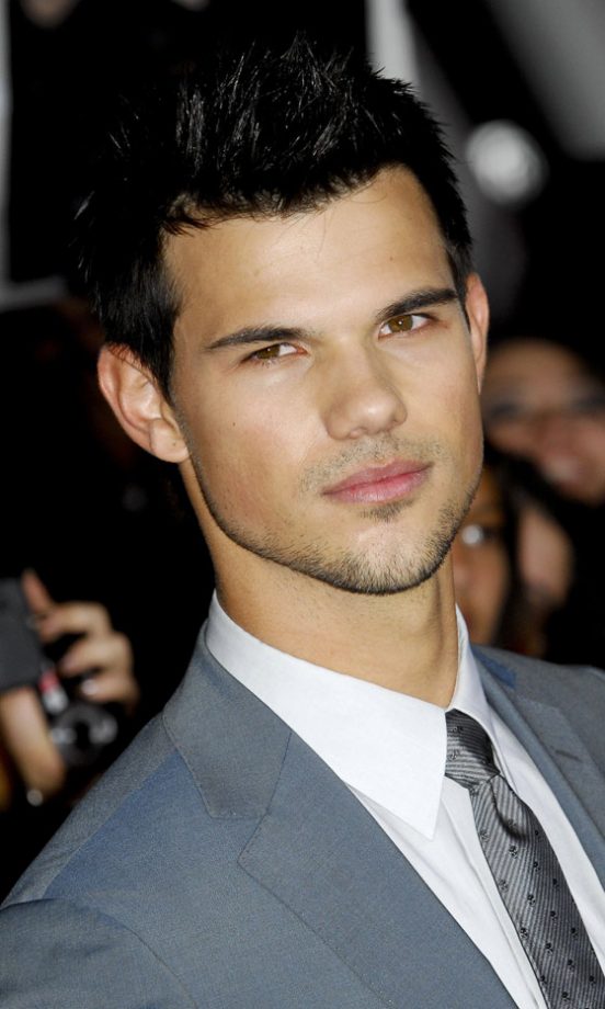 Taylor Lautner At The LA Premiere Of The Twilight Saga: Breaking Dawn Part 2, 2012