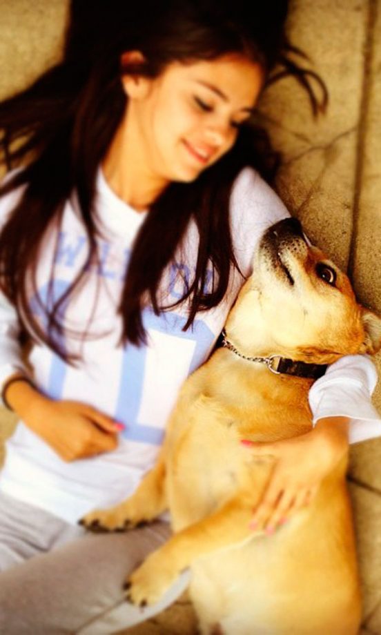Awww Selena Gomez @SelenaGomez! 2012