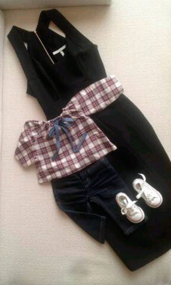 Victoria Beckham @VictoriaBeckham Plans Her Outfit, And Harper's! 2012
