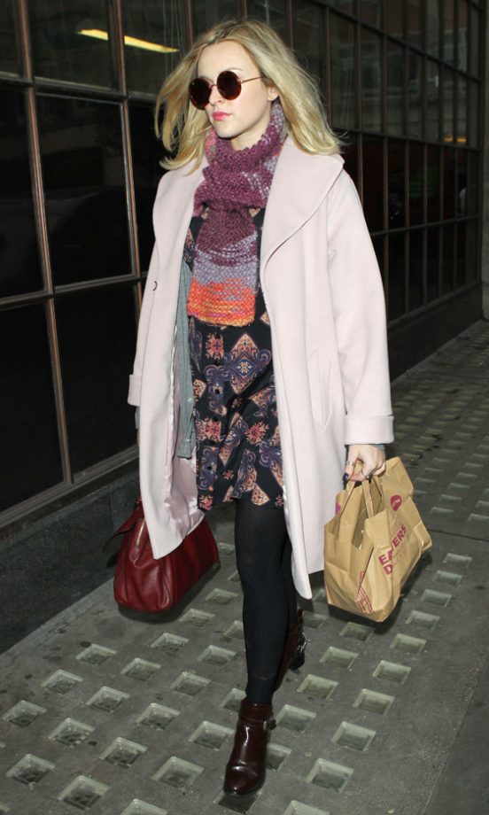 Fearne Cotton Looks Uh-Mazing In This Baby Pink Coat - Hello, Fabulous Maternity Outfit, 2012
