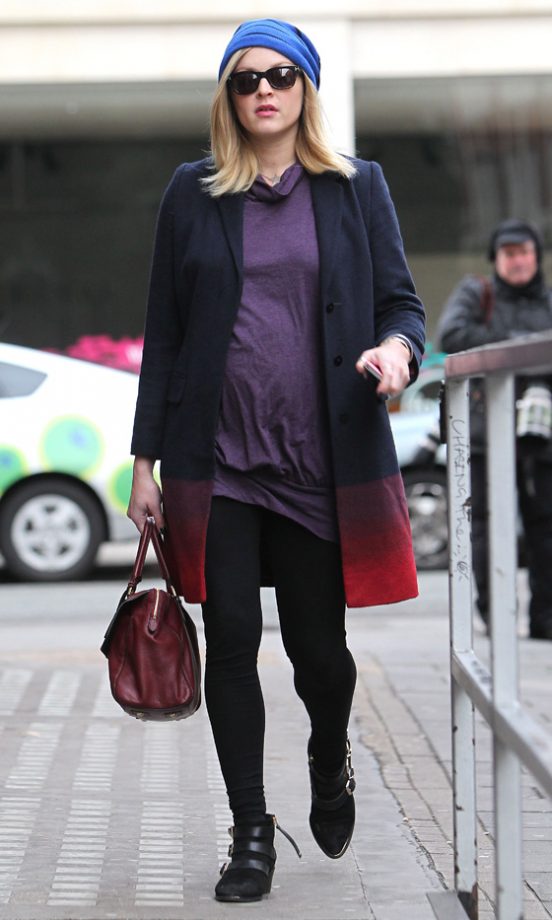 Fearne Cotton Looks Super Cosy In Her Cobalt Blue Beanie, 2012