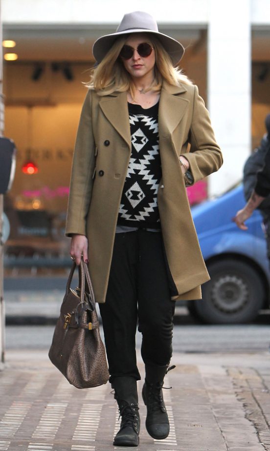 Fearne Cotton Dresses Her Bump In A Fab Aztec Print, 2012