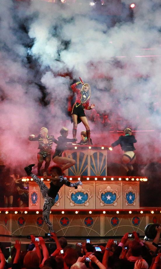 Taylor Swift At The MTV EMAs, 2012