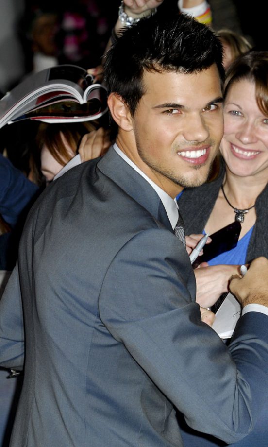 Taylor Lautner At The LA Premiere Of The Twilight Saga: Breaking Dawn Part 2, 2012