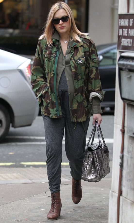 Fearne Cotton Looks Amazing Pregnant In Her Grey Jumpsuit, 2012