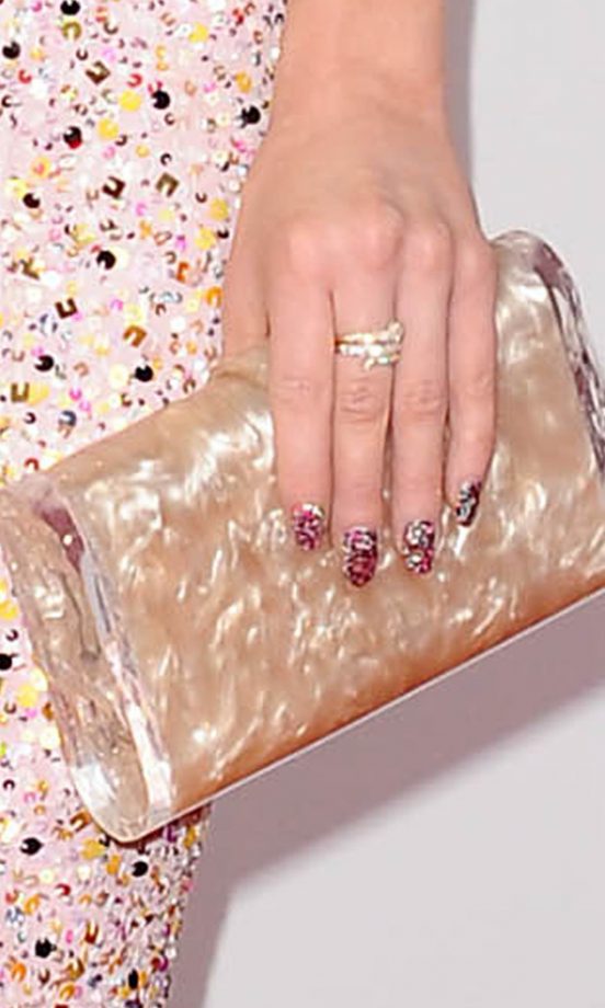 Carly Rae Jepsen's Clutch At The American Music Awards, 2012