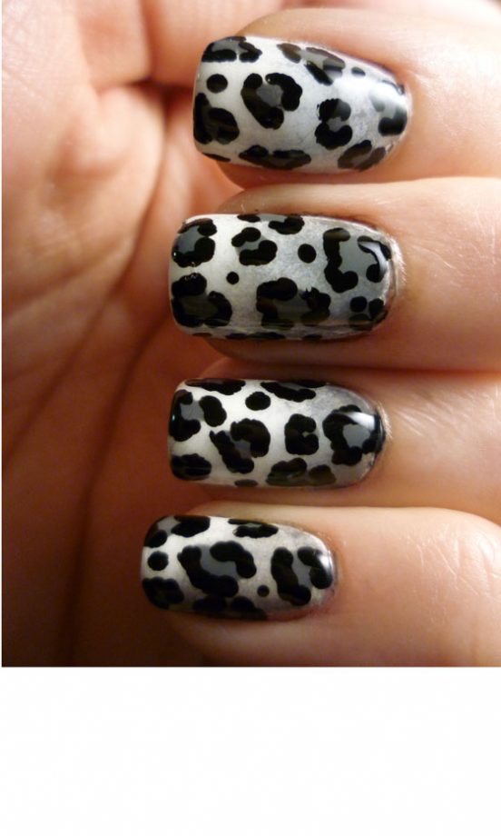 Nail Art: Winter Snow Leopard Print