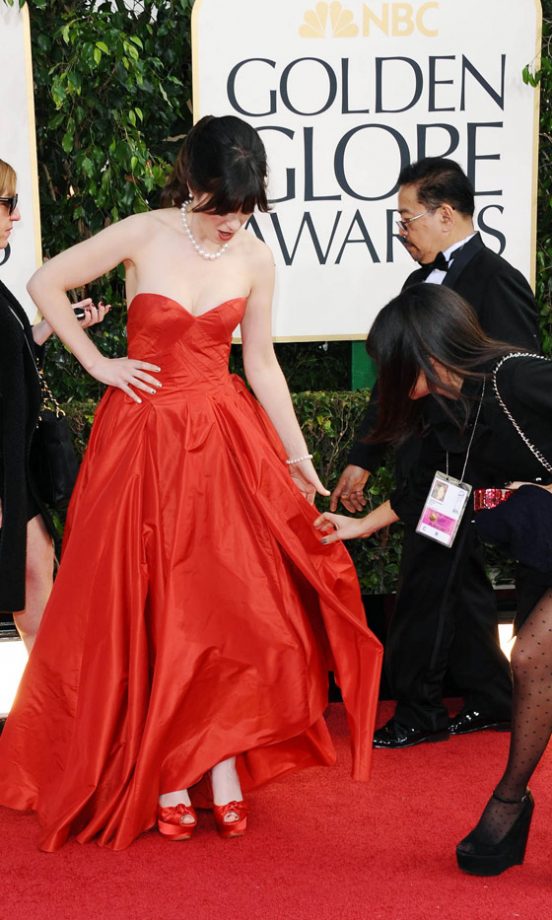 Zooey Deschanel In Oscar De La Renta At The Golden Globes 2013