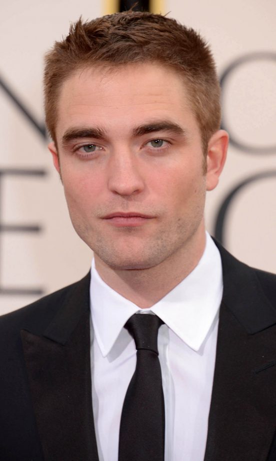 Robert Pattinson At The Golden Globes 2013