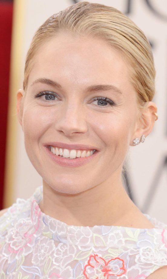Sienna Miller At The Golden Globes 2013