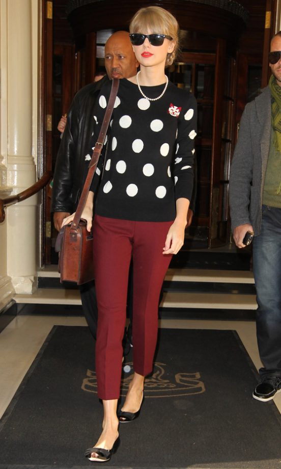 Taylor Swift Out In London, 2012