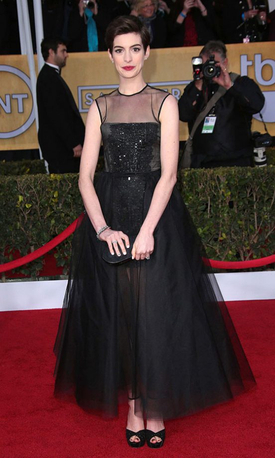 Anne Hathaway In Giambattista Valli At The SAG Awards, 2013