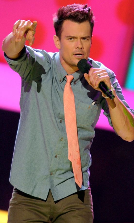 Josh Duhamel At The Nickelodeon's Kids Choice Awards, 2013