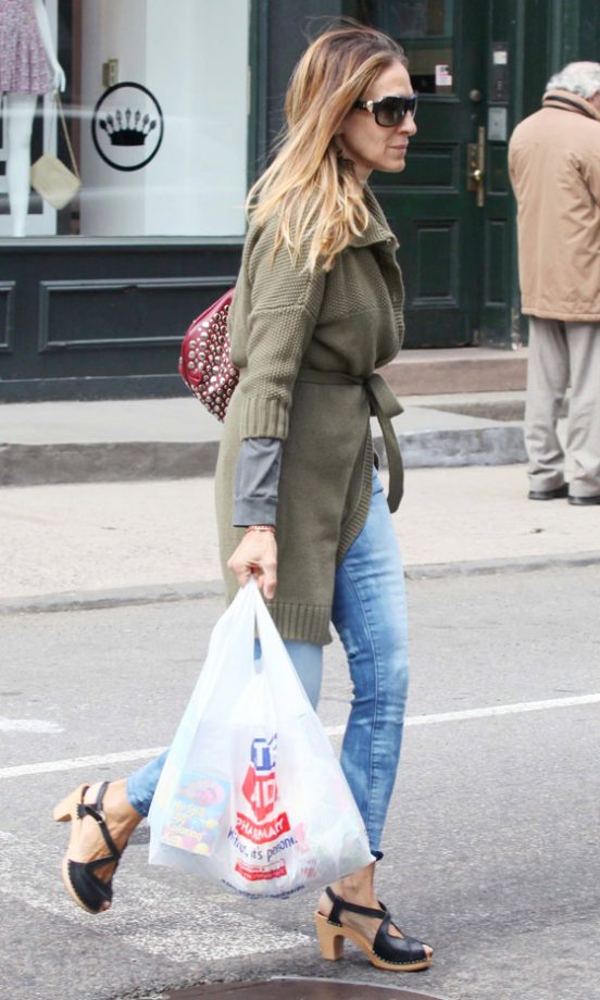 Sarah Jessica Parker Does Smart Casual Whilst Popping to The Shops In New York, 2013