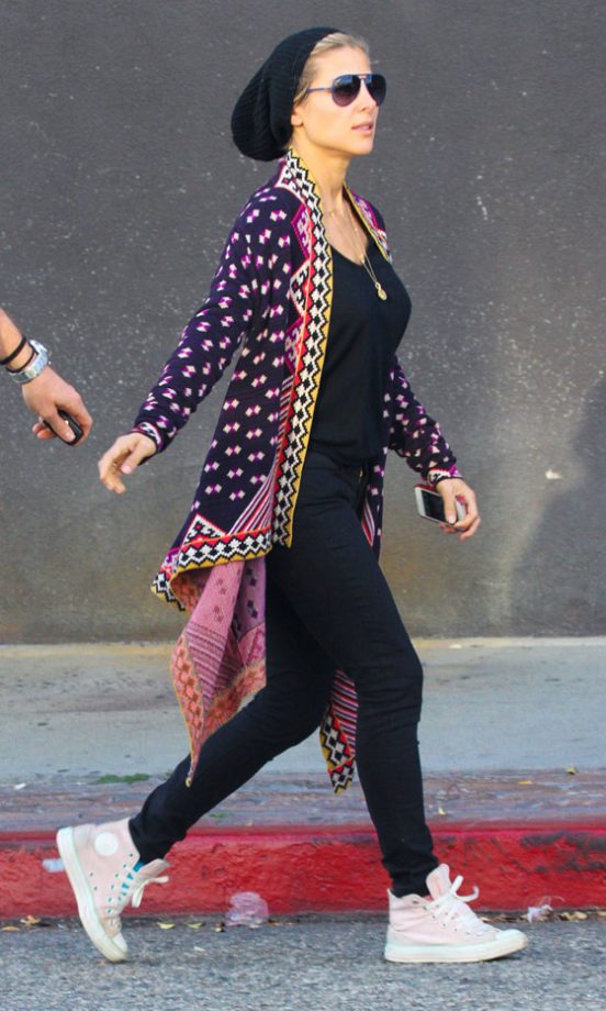 Elsa Patacky Gets A Huge Thumbs Up For This Casual Outfit In LA, 2013