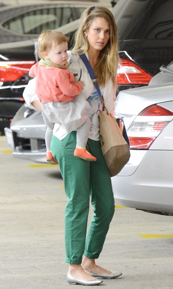 Jessica Alba Rocks Emerald Green Chinos Whilst Out In LA, 2013