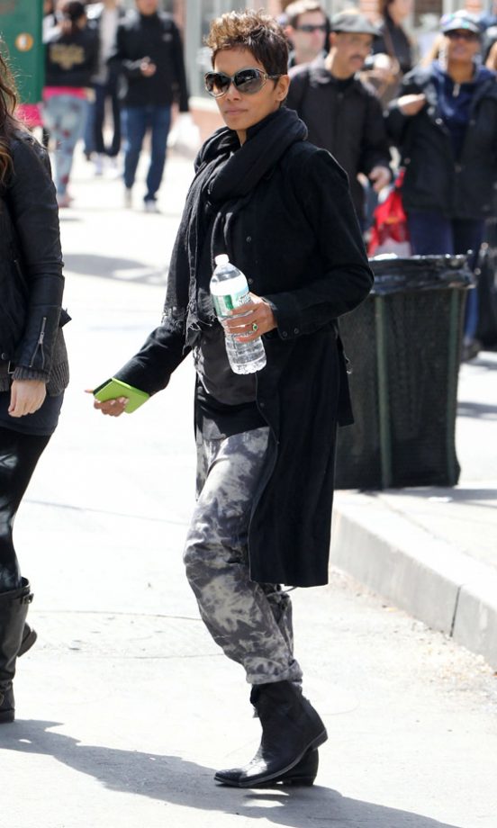 Halle Berry Pregnant And Out In New York, 2013