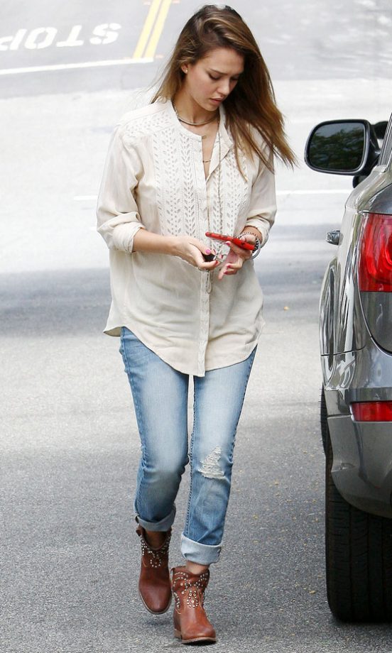 Jessica Alba Out In LA, 2013